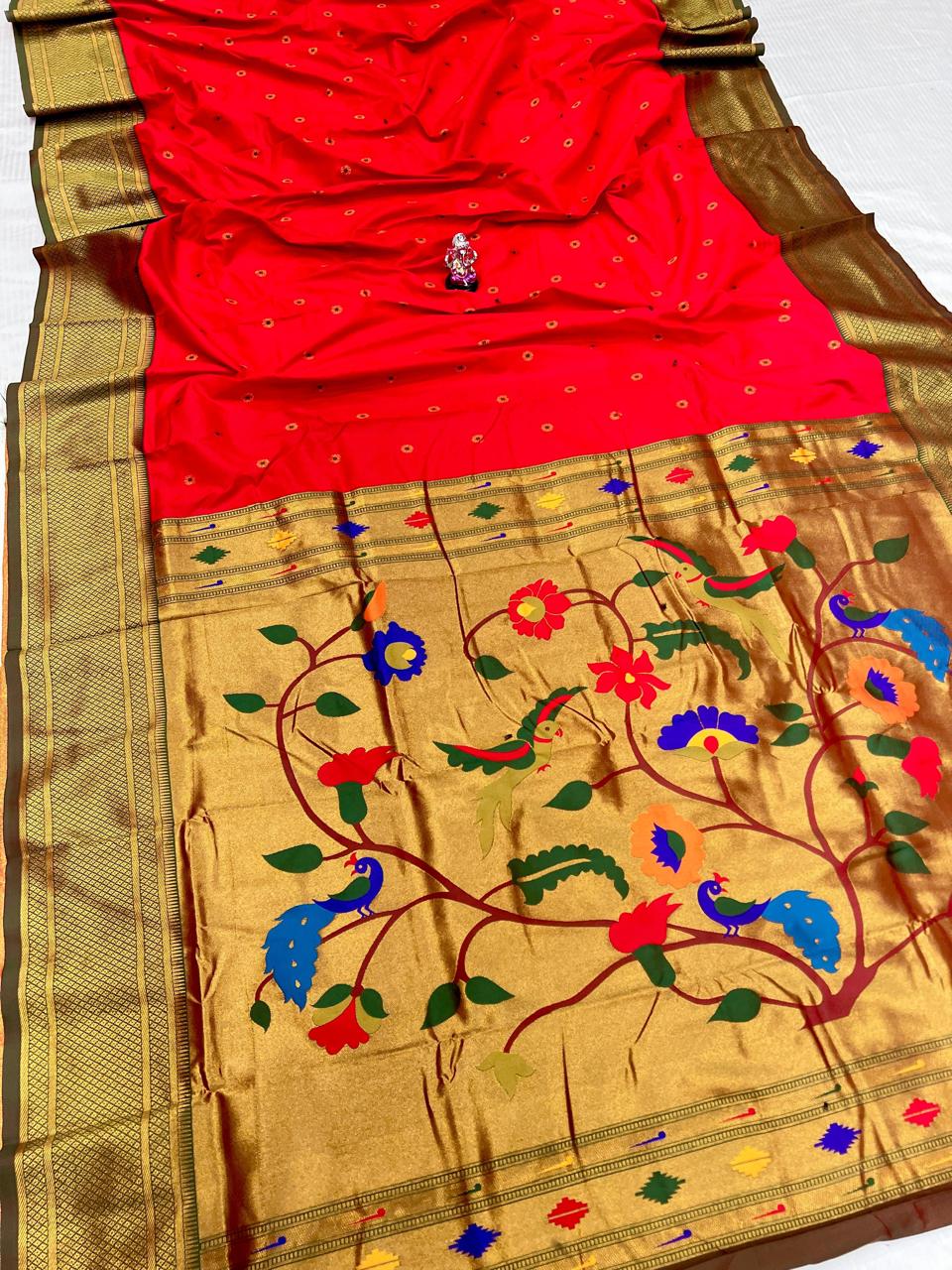 Kadiyal Paithani