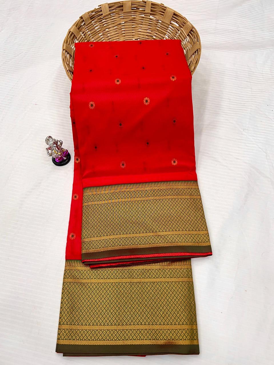 Kadiyal Paithani