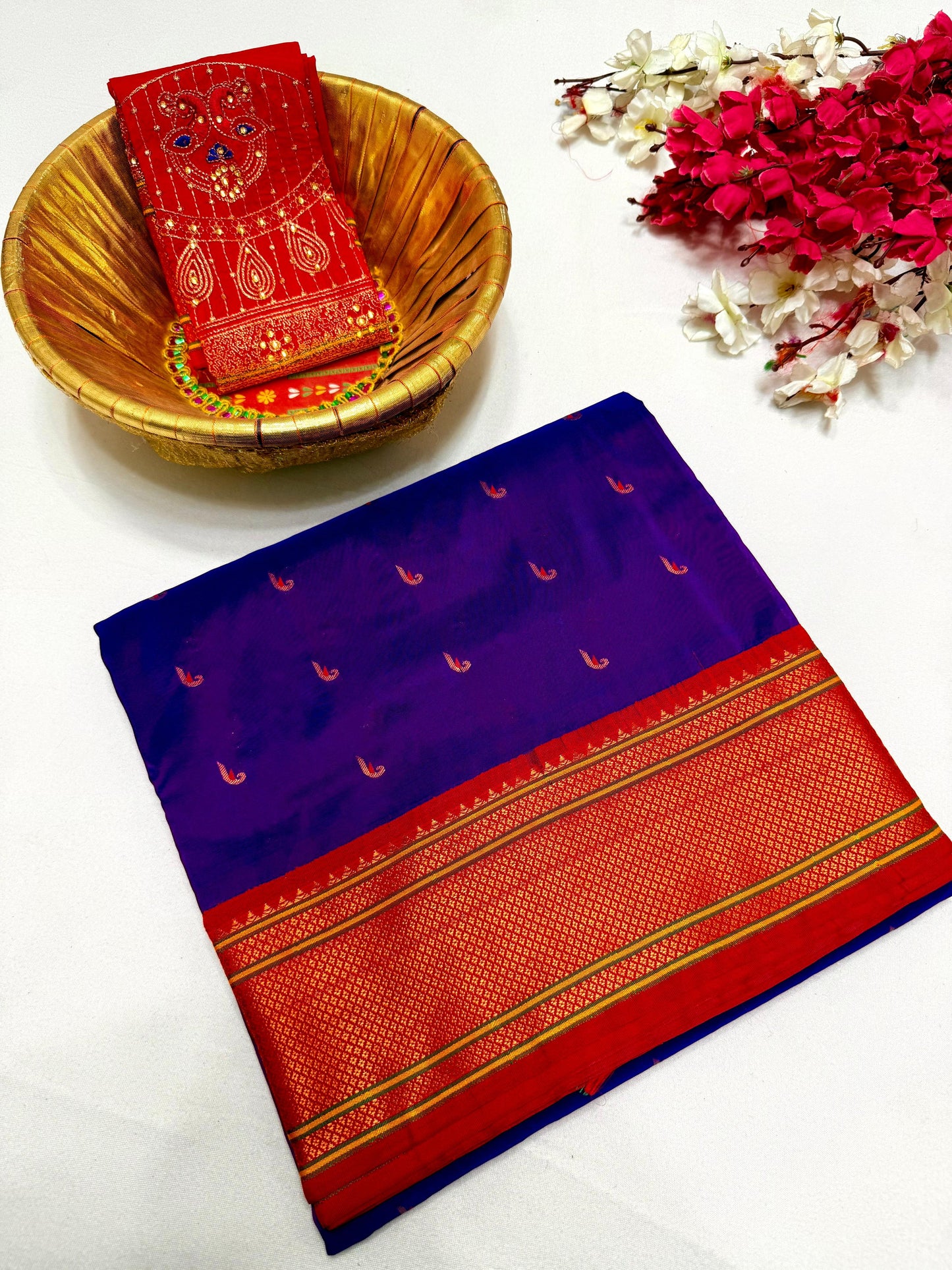 Mahishmati Paithani
