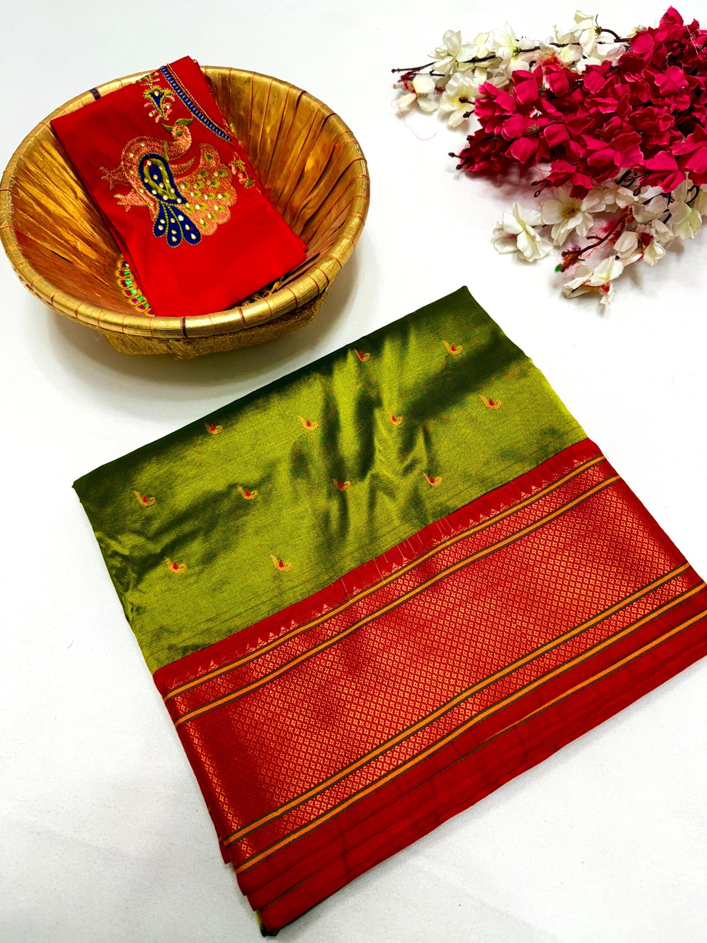 Mahishmati Paithani
