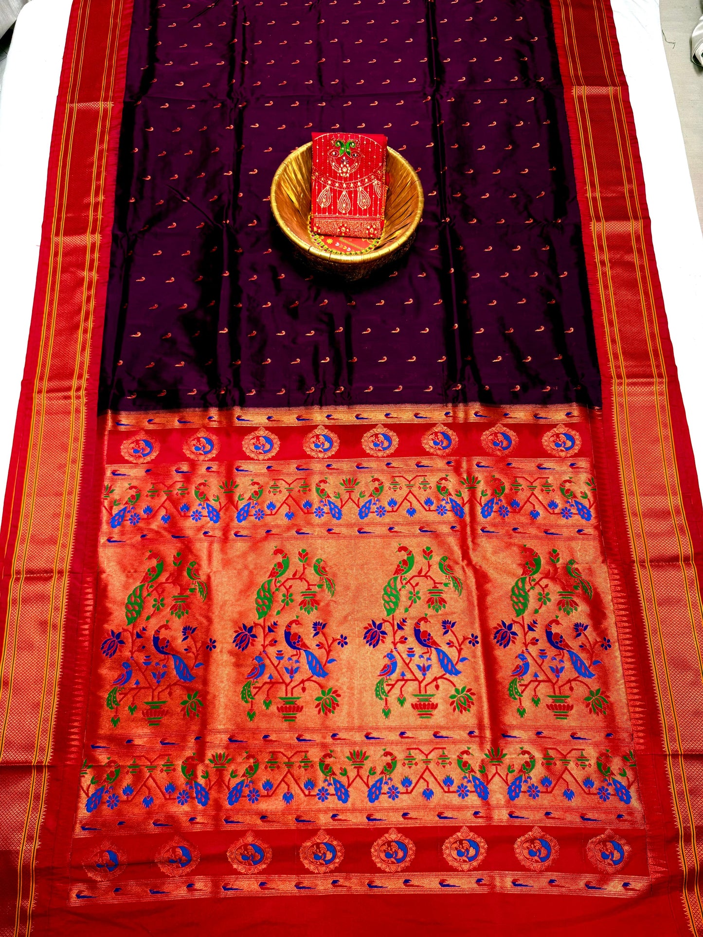 Mahishmati Paithani