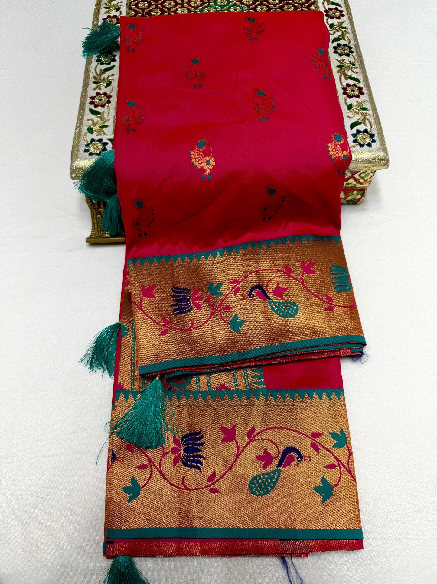 Pure Nath Paithani