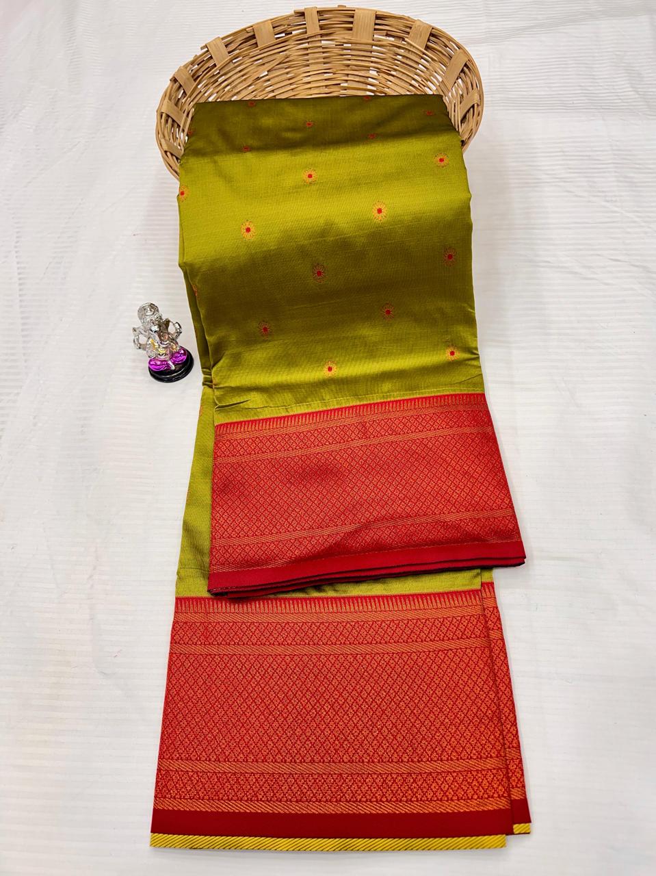 Kadiyal Paithani