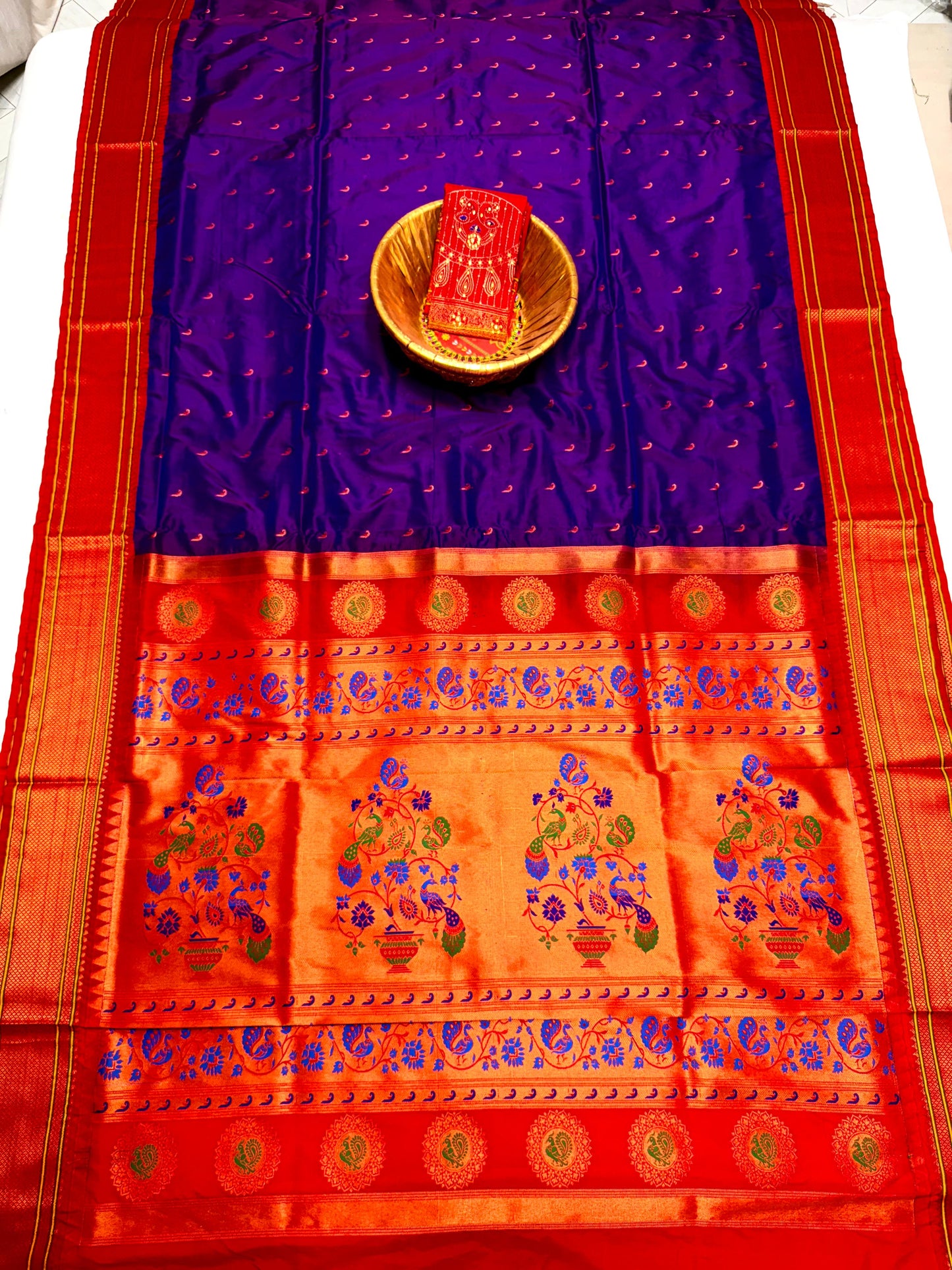 Mahishmati Paithani